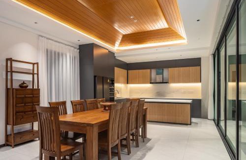 Na Kluea Villa | 私人保姆 中天海滩 皇家奢华泳池五卧别墅