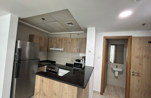 Jumeira 1 Apartment | 1 Bedroom Apartment Twin Bed