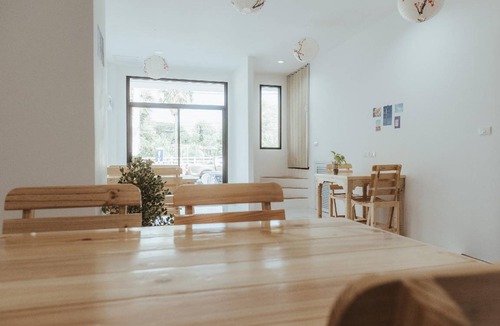 E-san Khet Hostel | 100 m² Hostel ∙ 3 bedrooms ∙ 8 guests