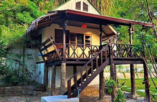 Ranong House | 140 m² Bungalow ∙ 2 bedrooms ∙ 127 guests