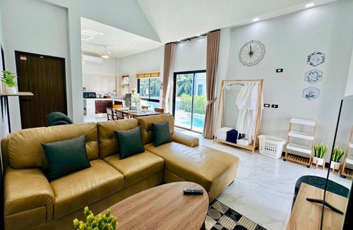 Surat Thani Villa | 152 m² Villa ∙ 3 bedrooms ∙ 9 guests