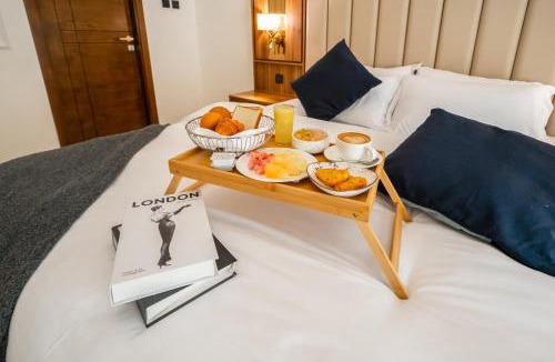 Deira Apartment | 1BHK , 5 mins from DXB airport & metro