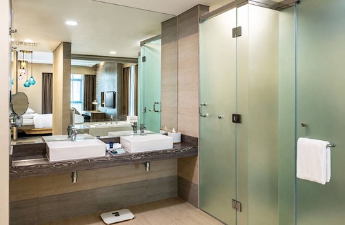 Dubai Production City Hotel | 1BR Suite | FourPoints Dubai | Extra Space, Pool + Spa, Dubai Base