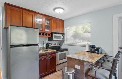 Naples Park House | 2 Bed 2 Bath Modern Naples Beach Bungalow