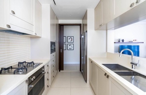Jumeira 3 Apartment | 2-bedroom corporate apartment in brilliant Dubai with AC, WiFi