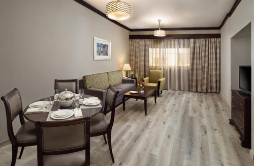 Al Mankhool Apartment | 2-Bedroom Interconnecting Apartment close to BurJuman Mall Bur Dubai