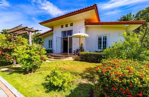 Nong Kae House | 2 Bedroom Private Pool Bali Style Villa B98