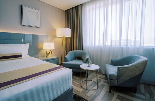 Al Muraqqabat Hotel | 2 Units | Skyline Thrill Retreat | Burj Khalifa, Dubai Frame & Rooftop Pool