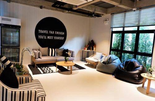 Chana Songkhram Hostel | 24 m² Hostel ∙ 8 guests