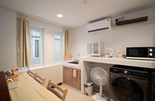 Chakkrawat Apartment | 2BR 1BA Home In Yaowarat 5 Min MRT Nivas Wanit ECO