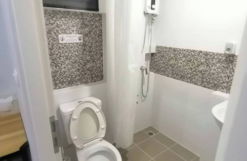 Pathum Thani House | 3-bedroom 3-bathroom townhome in the Suburbs of Bangkok with Club Pool&Gym
