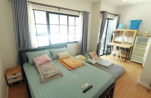 Pathum Thani House | 3-bedroom 3-bathroom townhome in the Suburbs of Bangkok with Club Pool&Gym