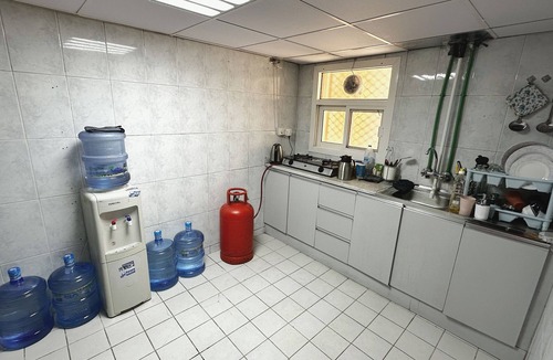 Old Dubai Bed & Breakfast | 3-Shared bedroom Bunk bed & FREE breakfast -Dubai Zeus Hostel- Free WiFi, AC