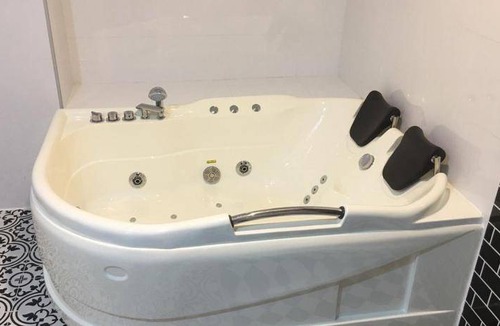 Suphan Buri Hotel | 30 m² Hotel ∙ 3 guests