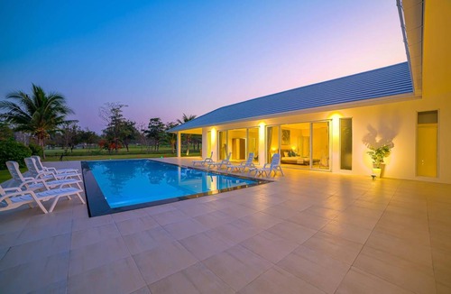 Sam Phraya Villa | 335 m² Villa ∙ 4 bedrooms ∙ 10 guests