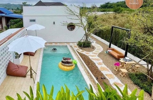 Khanong Phra House | 350 m² House ∙ 4 bedrooms ∙ 15 guests