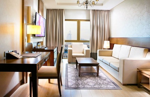 Jumeira 3 Resort | 360 degree views of the Dubai skyline to include Burj Khalifa and Burj Al Arab