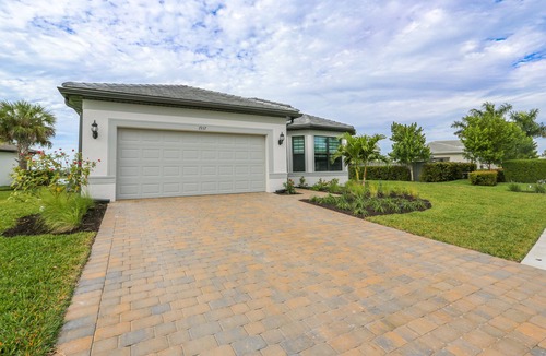 Naples House | 3BED+DEN/2BATH STUNNING NEW CONSTRUCTION IN MANATEE COVE