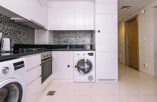 Sheikh Zayed Road Apartment | 3BHK in Business Bay Pool & Gym Access