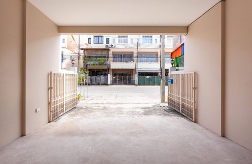 Kathu House | 4-Bdr Private House in Kathu