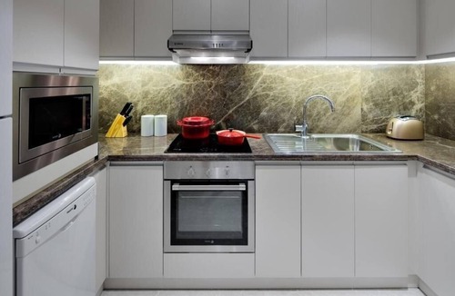 Deira Hotel | 4 Bedroom Apartment Near Gold Souk Metro BY E R