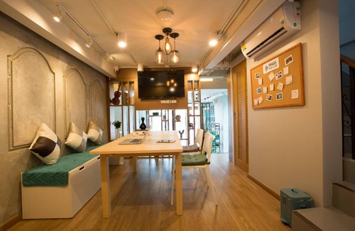 Bang Lamphu Lang Hostel | 40 m² Hostel ∙ 2 bedrooms ∙ 127 guests