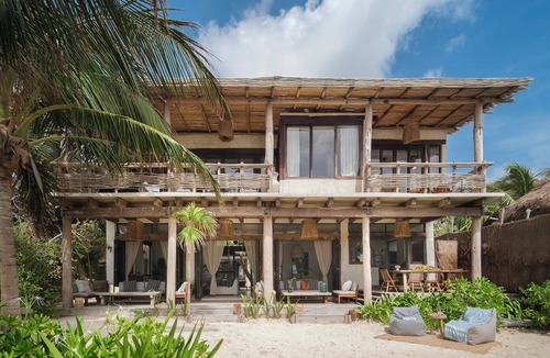 Zona Hotelera Villa | 4BR Beachfront Villa Ideal for Groups & Getaways