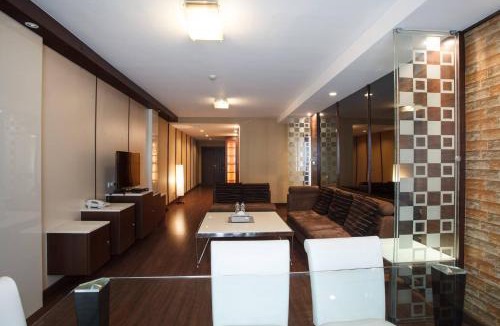 Khlong Toei Nuea Apartment | 4C-Short-term rental allowed-2BRs Downtown Bangkok