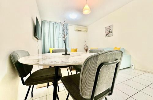 Al Mankhool Apartment | 5 mins walk to Burjuman metro