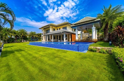 Hin Lek Fai Villa | 545 m² Villa ∙ 5 bedrooms ∙ 10 guests