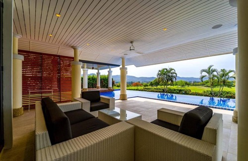 Hin Lek Fai Villa | 545 m² Villa ∙ 5 bedrooms ∙ 10 guests