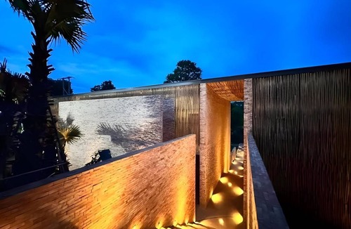 Kanchanaburi Hotel | 70 m² Hotel ∙ 4 guests