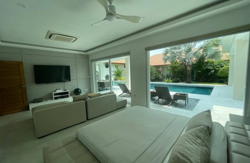 Nong Prue Villa | 850 m² Villa ∙ 5 bedrooms ∙ 12 guests