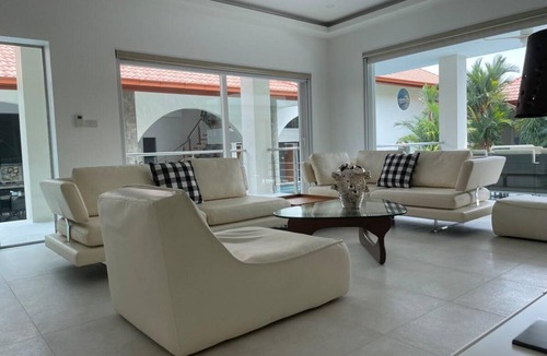 Nong Prue Villa | 850 m² Villa ∙ 5 bedrooms ∙ 12 guests