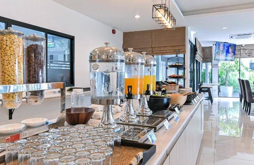 Bang Phlat Hotel | 88 m² Hotel ∙ 2 bedrooms ∙ 7 guests