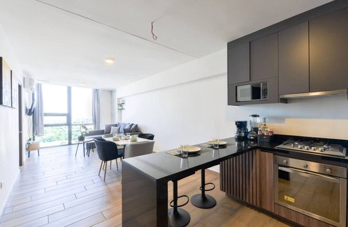 Monterrey Apartment | ¡A pasos de Fundidora! Pool, Gym & Parking 6ppl