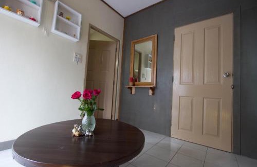 Bang Bua Thong Hostel | AA Garden Resort