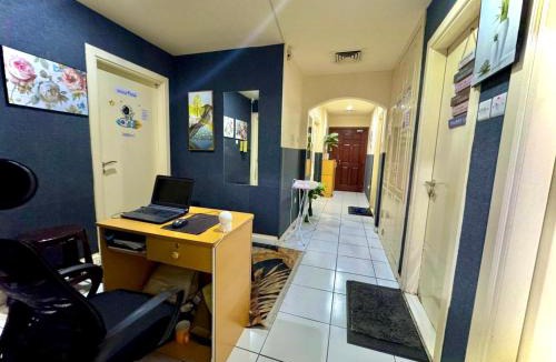 Al Mankhool House | AAVHR Youth Holiday Home Near Burjuman Metro Station