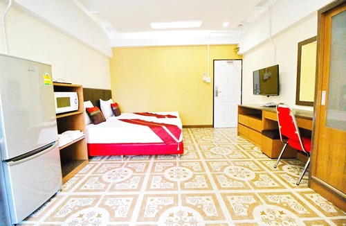 Ramkhamhaeng Hotel | AC Habitat Bangkok