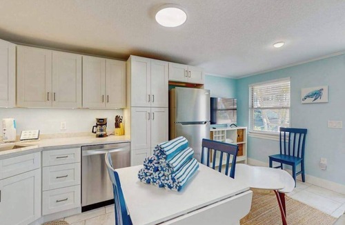Holmes Beach Villa | Adorable beachfront villa rental in a great location with Gulf access right outside