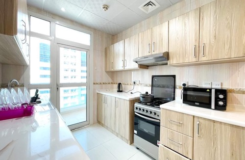Dubai Sports City Apartment | AFFORDABLE AND GREAT STAY - 3 BEDROOM APARTMENT IN DUBAI
