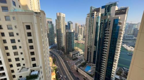 Dubai Marina Hostel | Ahlan Stays