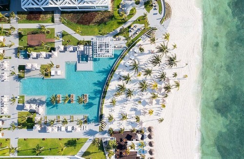 Playa Mujeres Villa | 🌞 All-Inclusive Optional OceanFront Beach Resort 🏖️~ 𝕏 @MyBeachSuites Rentals