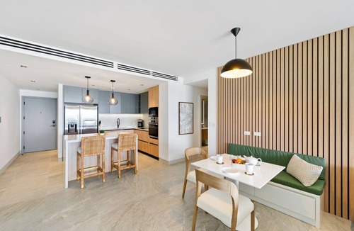 Brighton Villa | Allure 204