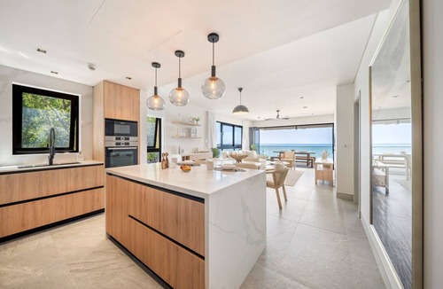 Brighton Villa | Allure 301
