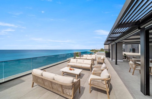 Brighton Villa | Allure 301