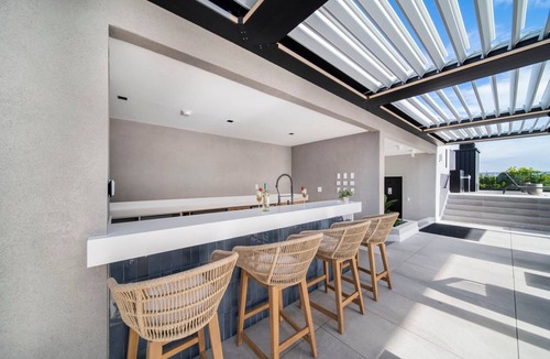 Brighton Villa | Allure 402
