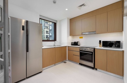 Dubai Apartment | Alluring Modern Apt in Dubai Creek Beach