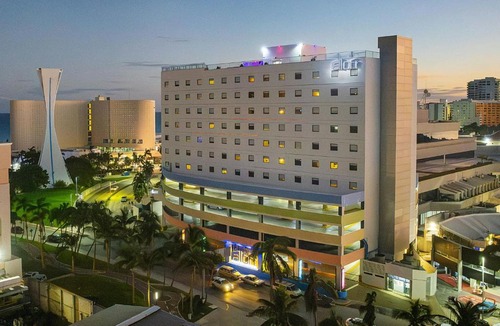 Punta Cancun Hotel | Aloft by Marriott Cancun