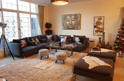 Jumeira 1 Villa | Amazing Villa over looking Burj khalifa in the centre of Dubai